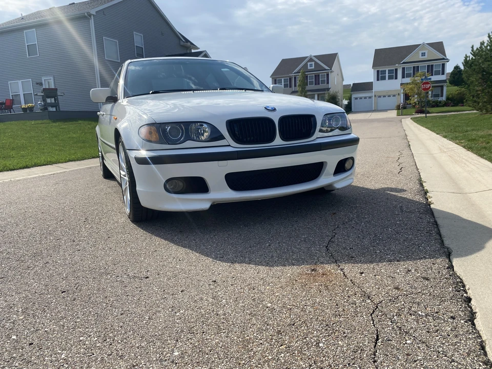 2003 BMW E46 330i & 330Ci - Image 24 of 31
