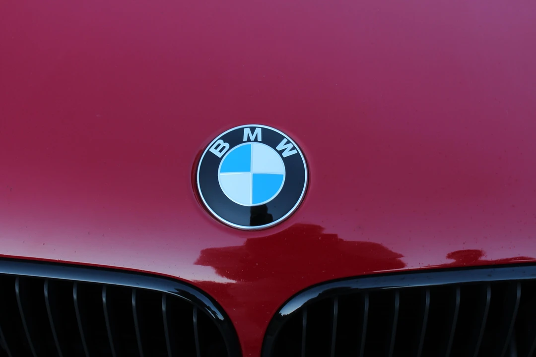 2003 BMW E46 330i & 330Ci - Image 19 of 31
