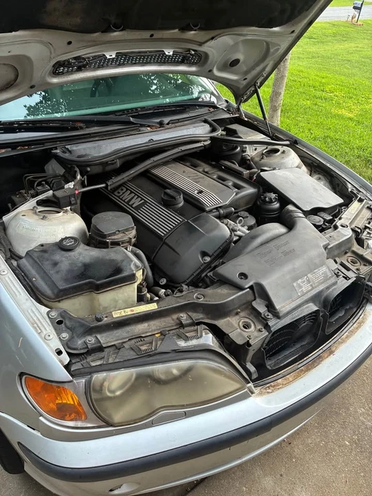 2003 BMW E46 330i & 330Ci - Image 3 of 4