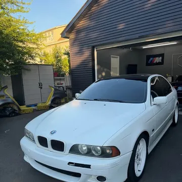 2003 BMW 525i