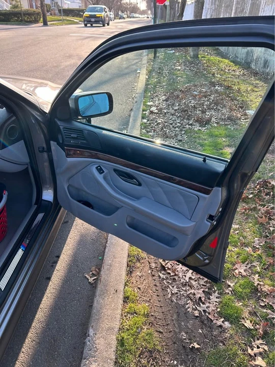 2003 BMW E39 540i - Image 6 of 17