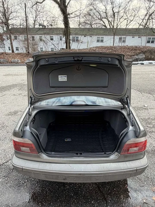 2003 BMW E39 540i - Image 8 of 19