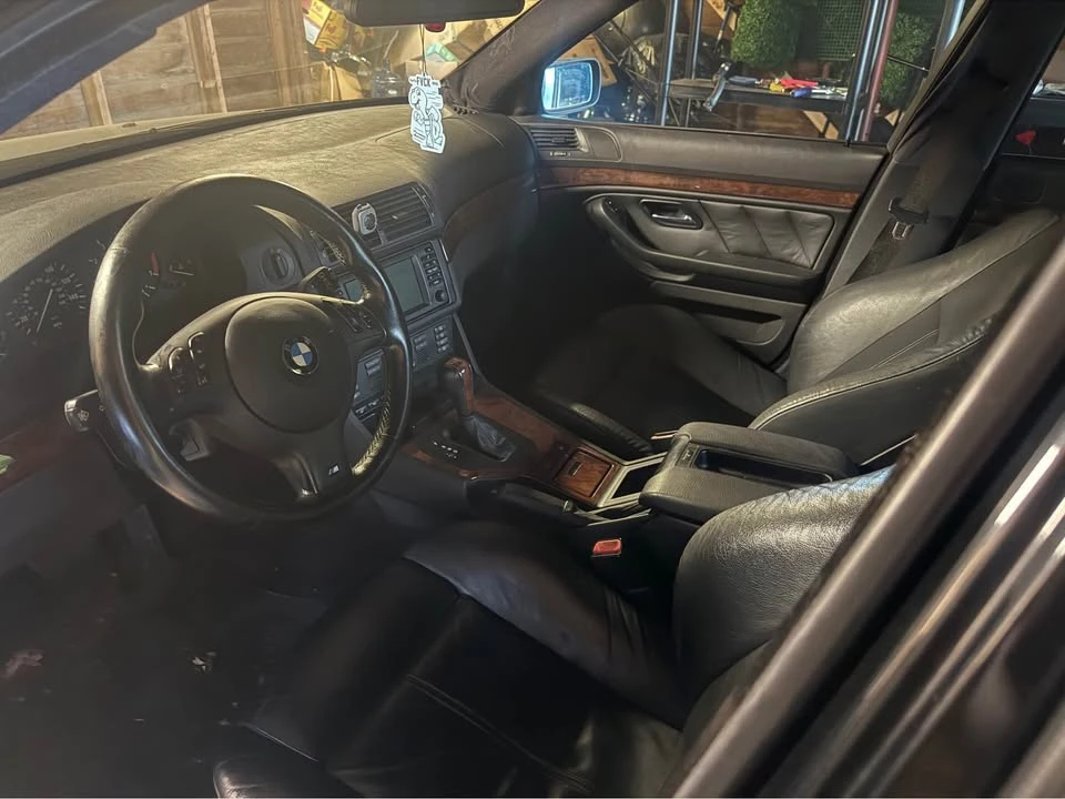 2003 BMW E39 540i - Image 10 of 11