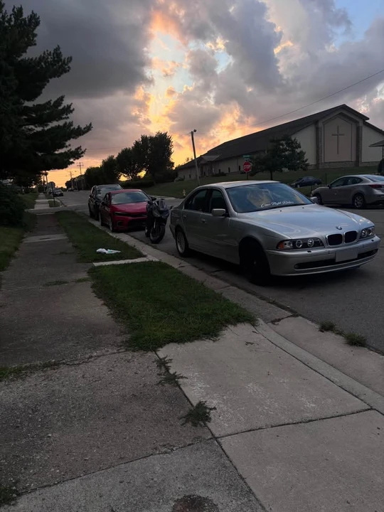 2003 BMW E39 540i - Image 2 of 7