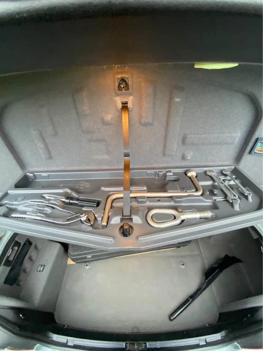 2003 BMW E39 540i - Image 18 of 19