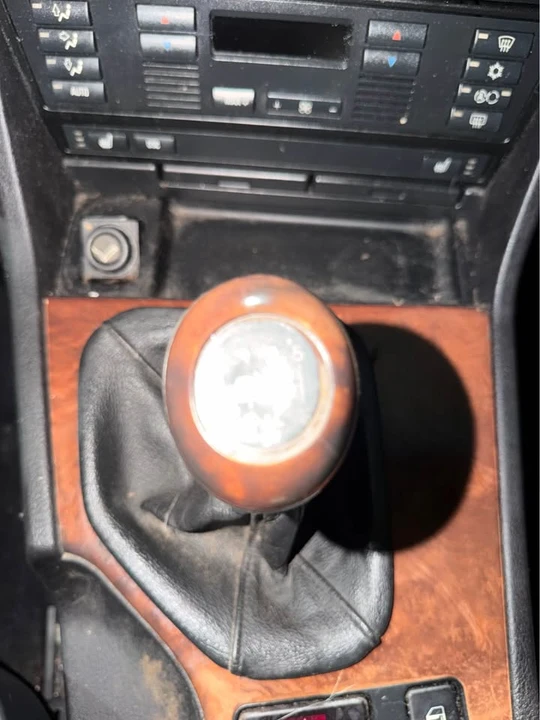 2003 BMW E39 540i - Image 10 of 11