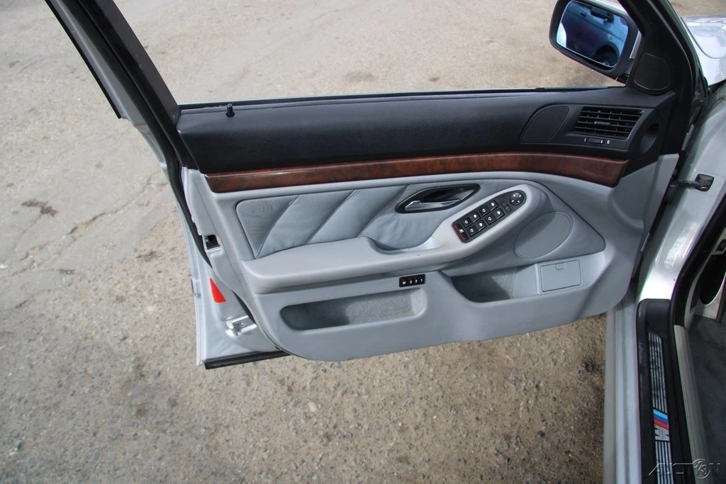 2003 BMW E39 540i - Image 15 of 21