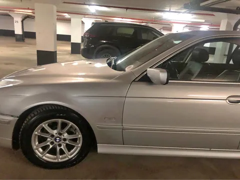 2003 BMW 5 Series 525i