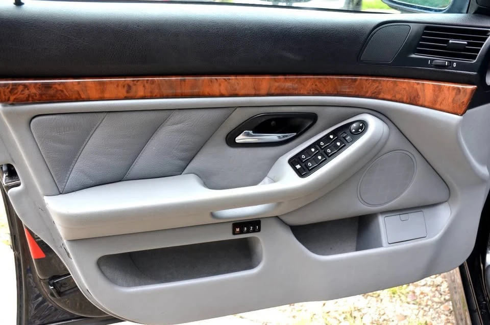 2003 BMW E39 540i - Image 16 of 20