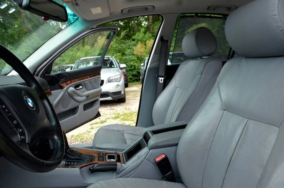 2003 BMW E39 540i - Image 14 of 20