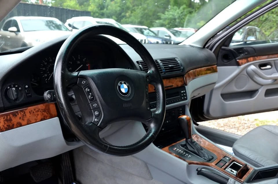 2003 BMW E39 540i - Image 15 of 20