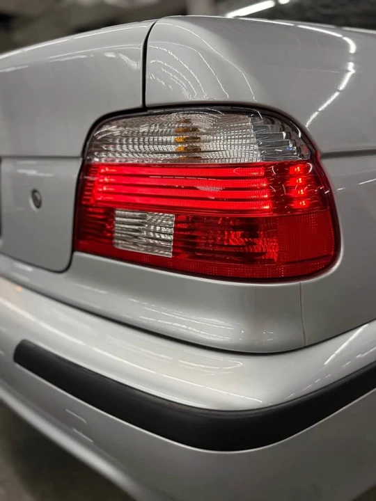 2003 BMW E39 540i - Image 10 of 15