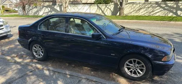 2003 BMW 525i