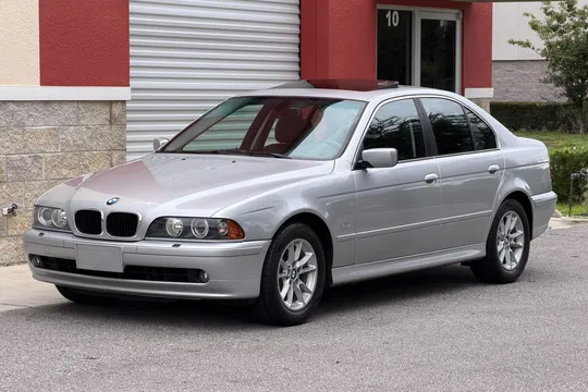 2003 BMW 525i