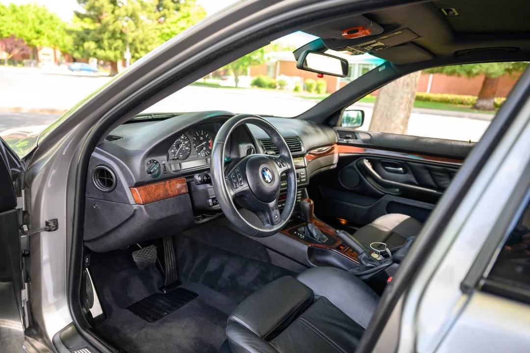 2003 BMW E39 540i - Image 6 of 7