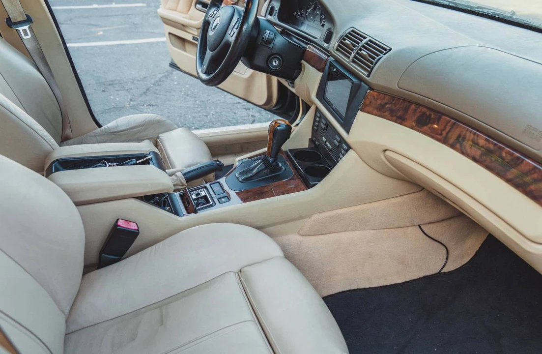 2003 BMW E39 540i - Image 13 of 15