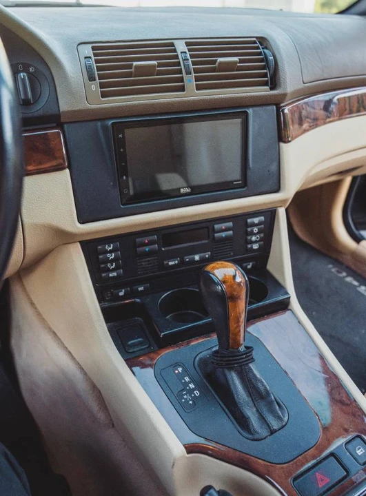 2003 BMW E39 540i - Image 10 of 15