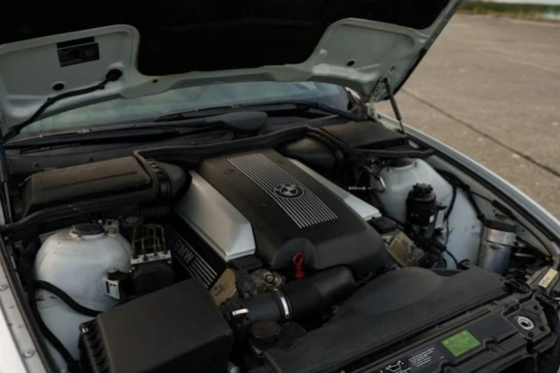 2003 BMW E39 540i - Image 6 of 8
