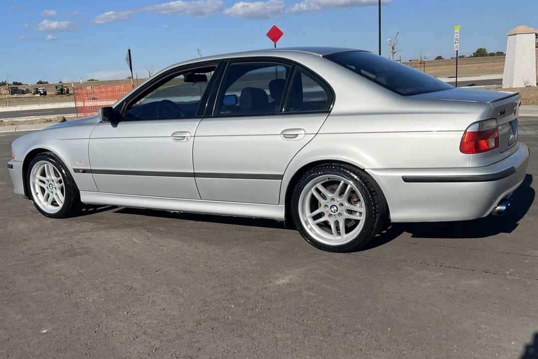 2003 BMW E39 540i - Image 2 of 7