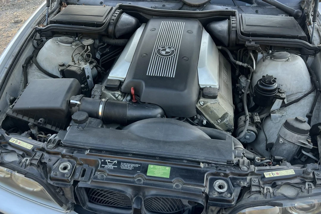 2003 BMW E39 540i - Image 6 of 7
