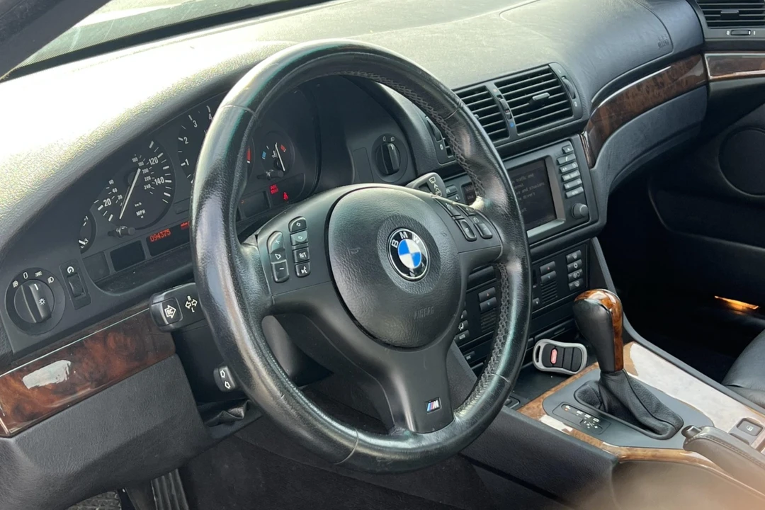 2003 BMW E39 540i - Image 5 of 7