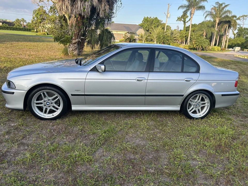 2003 BMW E39 540i - Image 11 of 31
