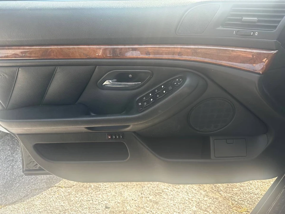 2003 BMW E39 540i - Image 8 of 18