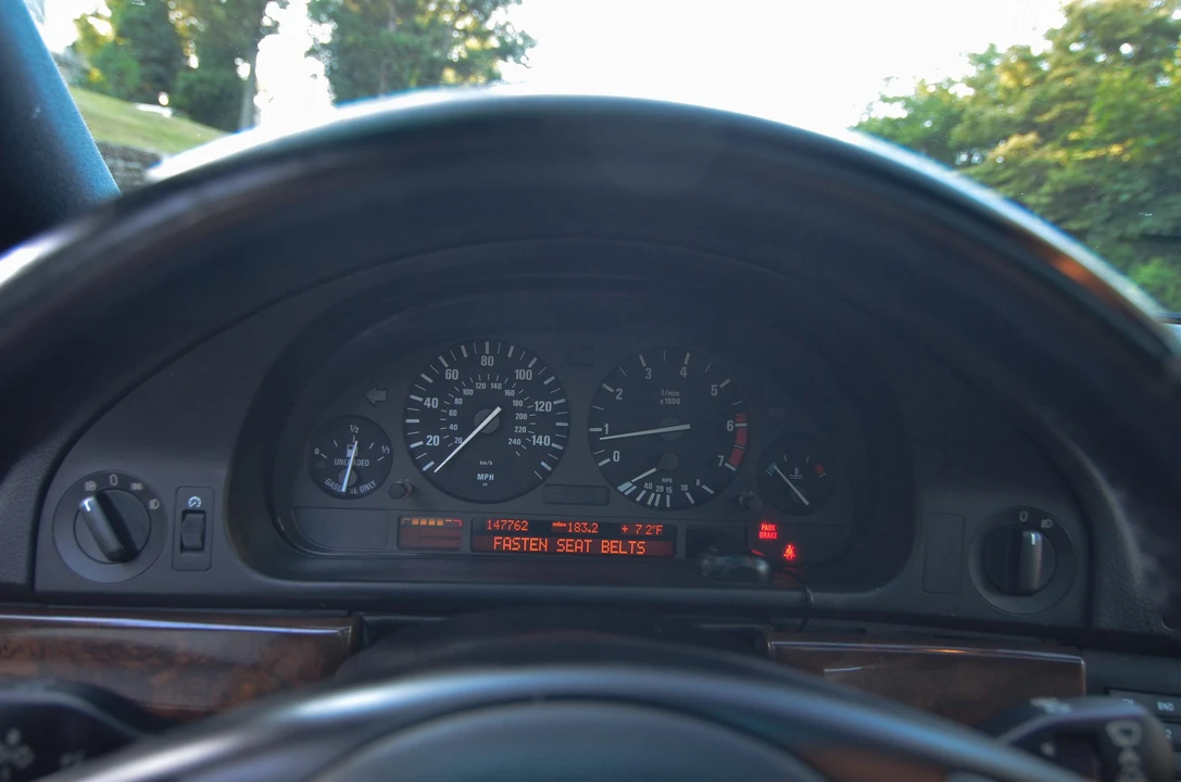 2003 BMW E39 540i - Image 29 of 31