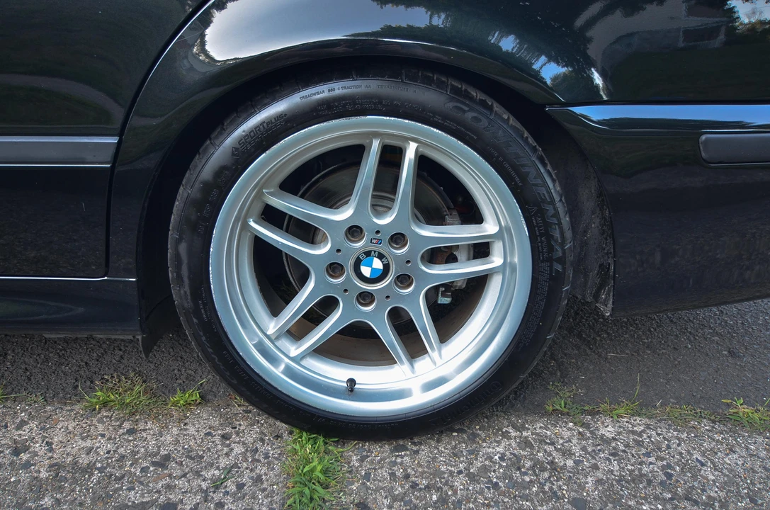2003 BMW E39 540i - Image 21 of 31