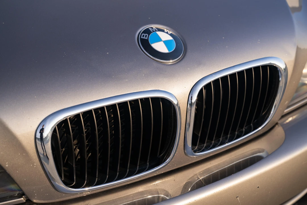 2003 BMW E39 540i - Image 16 of 31