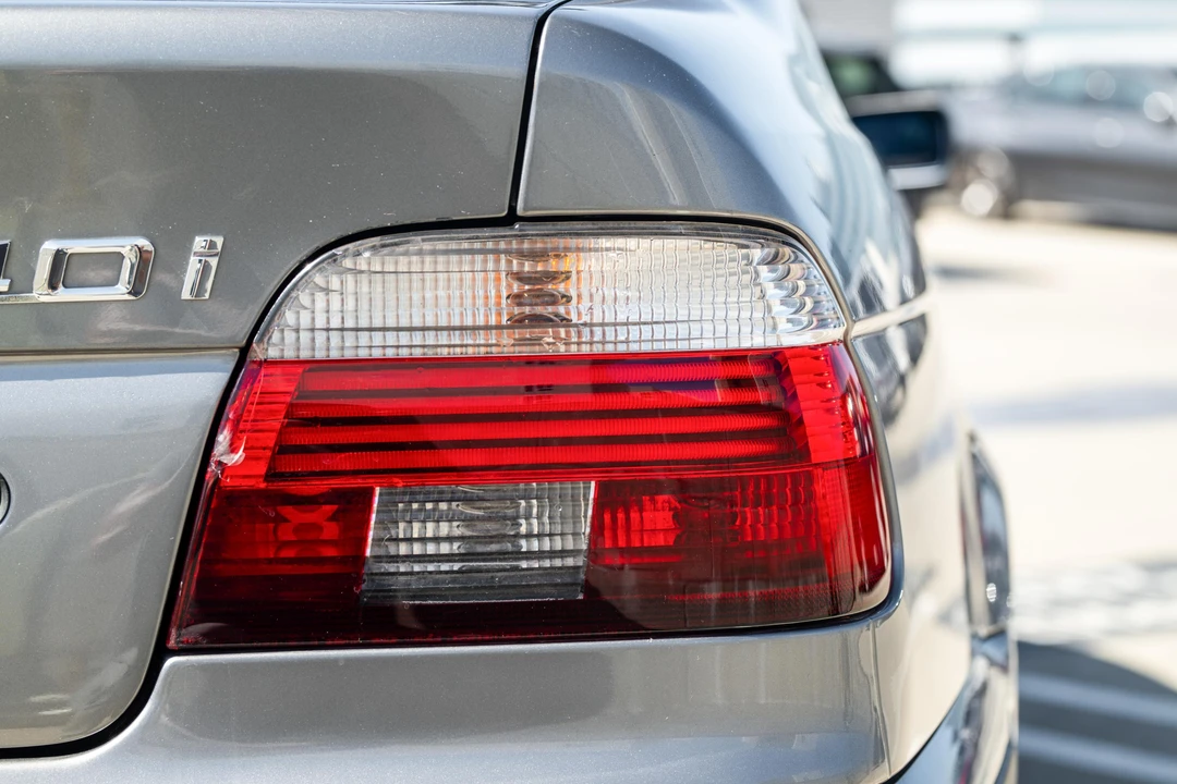 2003 BMW E39 540i - Image 28 of 31