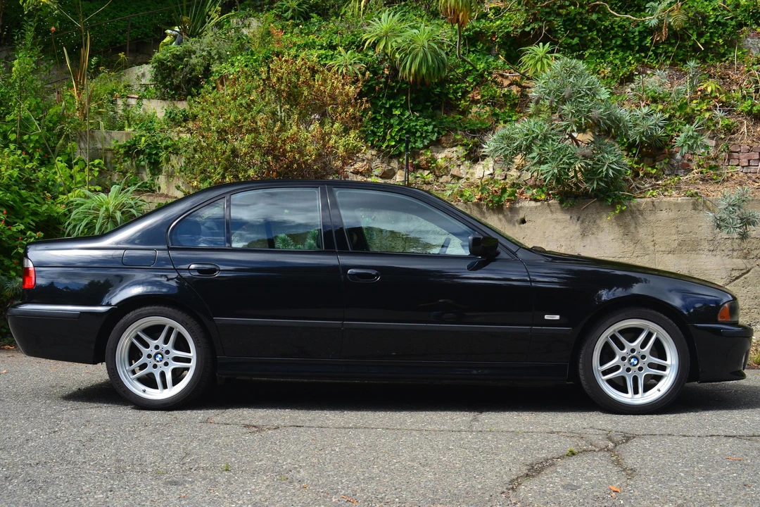 2003 BMW E39 540i - Image 3 of 5