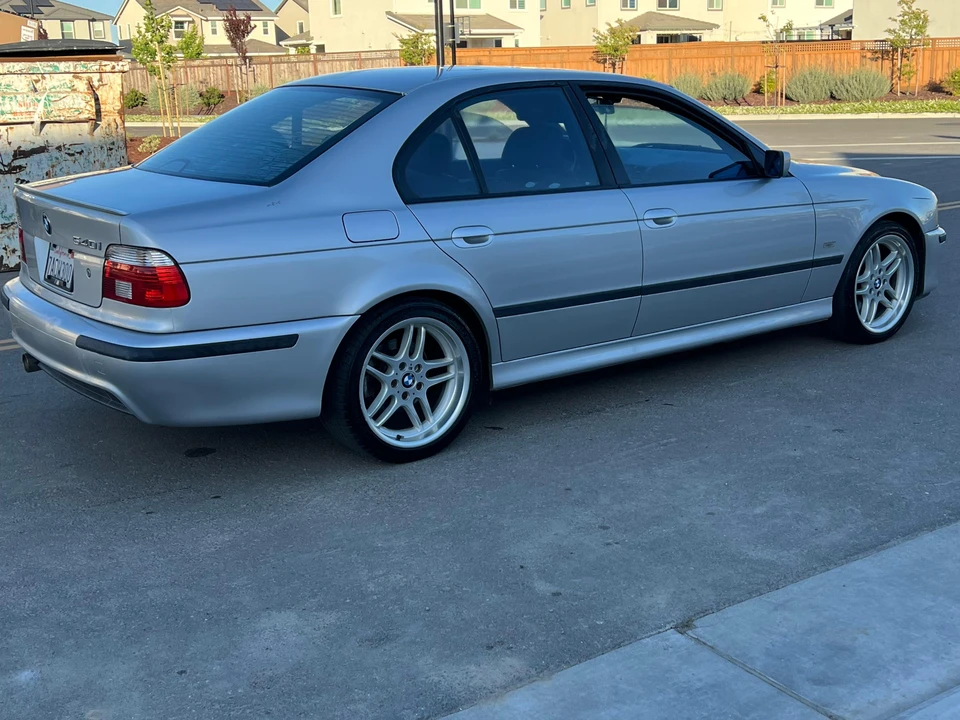 2003 BMW E39 540i - Image 16 of 31