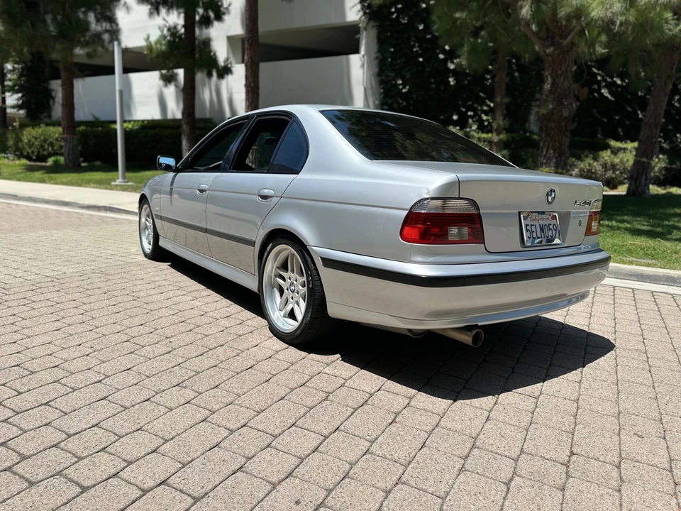 2003 BMW E39 540i - Image 11 of 31