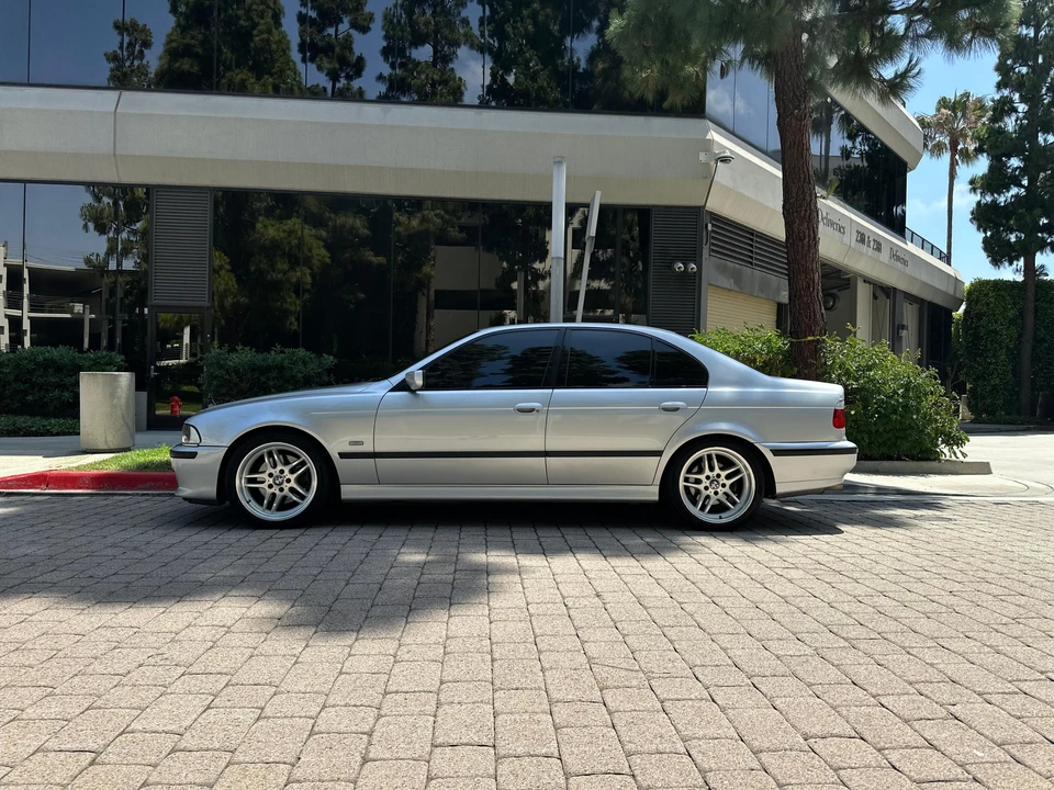 2003 BMW E39 540i - Image 9 of 31