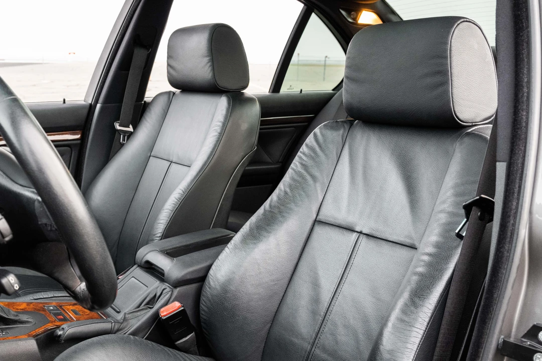 2003 BMW E39 540i - Image 17 of 31