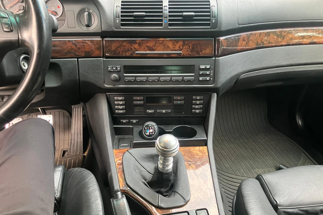 2003 BMW E39 540i - Image 28 of 31