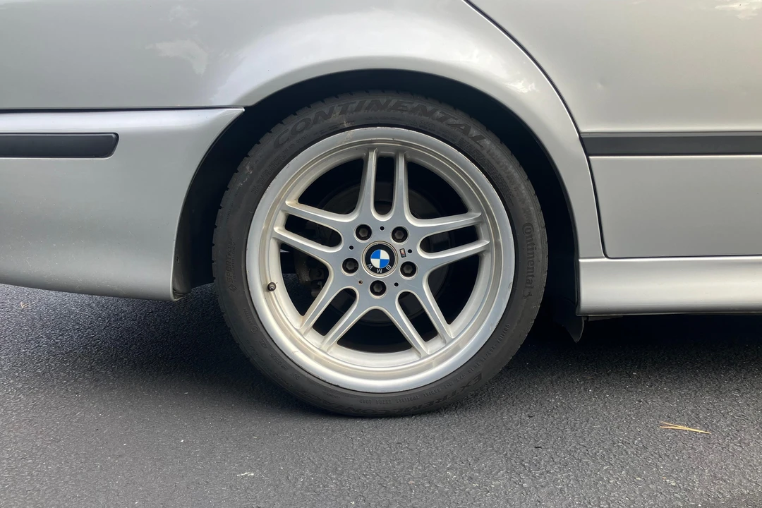 2003 BMW E39 540i - Image 15 of 31