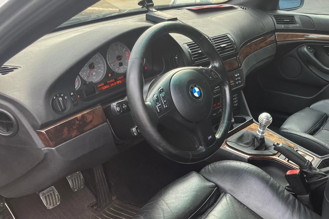2003 BMW E39 540i - Image 18 of 31