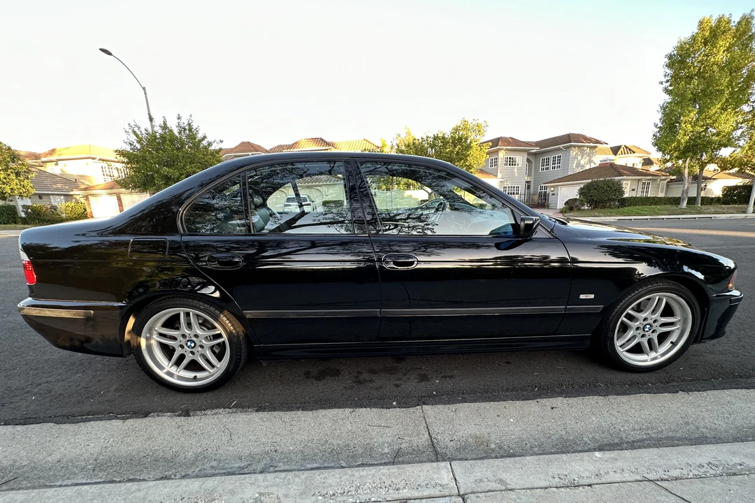 2003 BMW E39 540i - Image 3 of 31