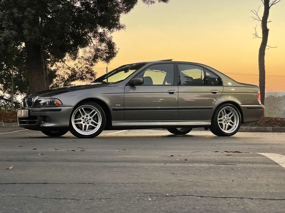 2003 BMW E39 540i - Image 10 of 31