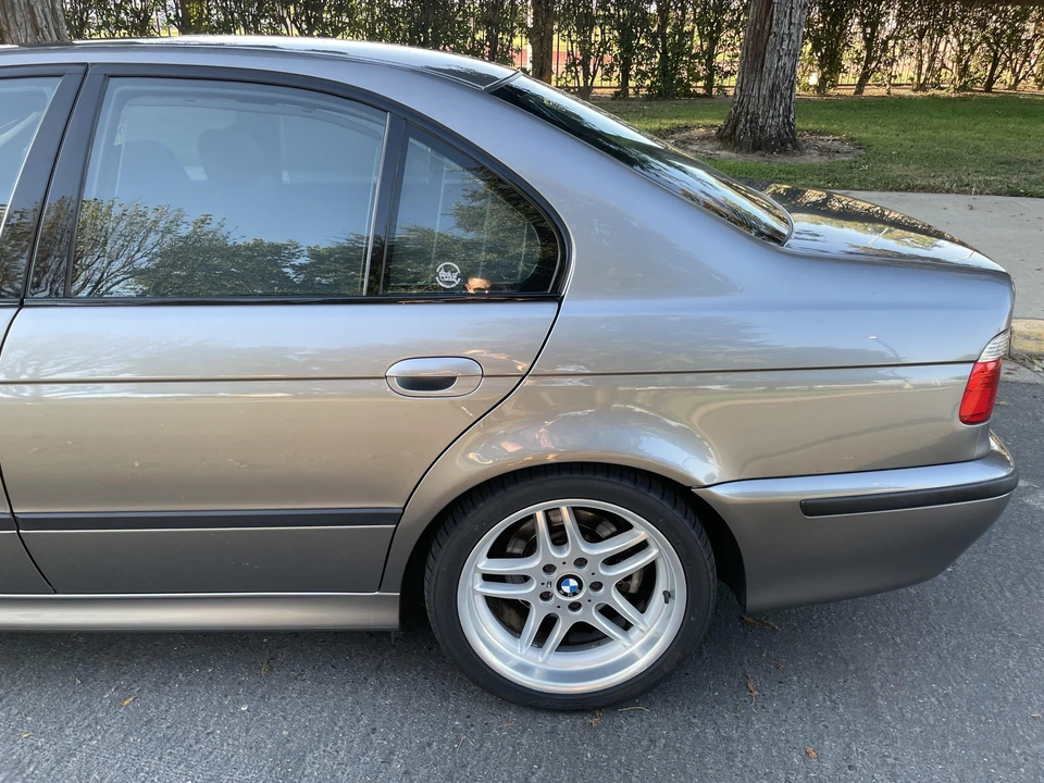 2003 BMW E39 540i - Image 17 of 31