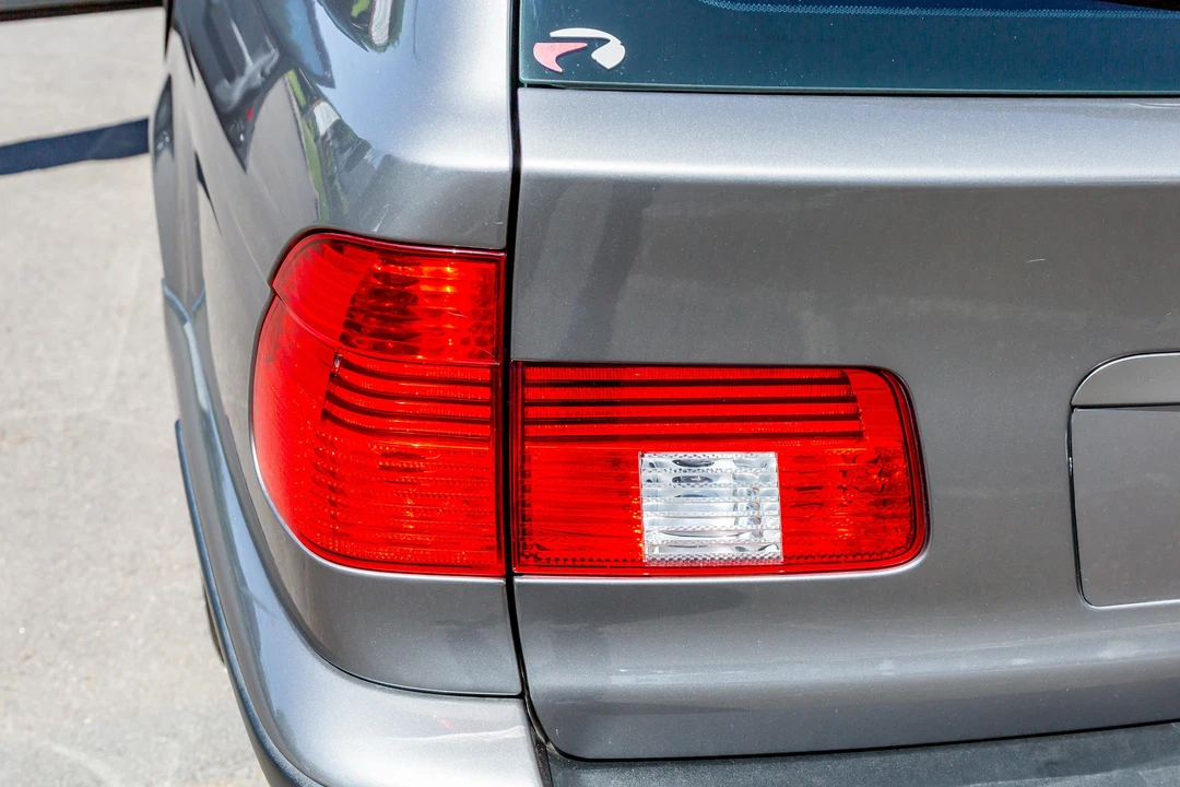 2003 BMW E39 540i - Image 14 of 31