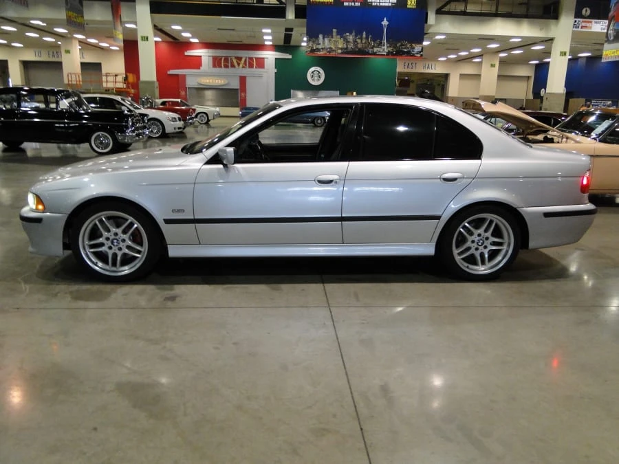 2003 BMW E39 540i - Image 2 of 5