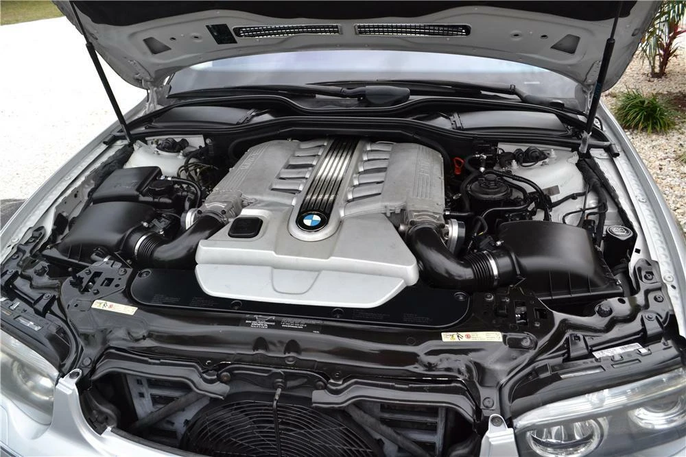 2003 BMW E65/E66 750i & 760i Sedan - Image 3 of 5