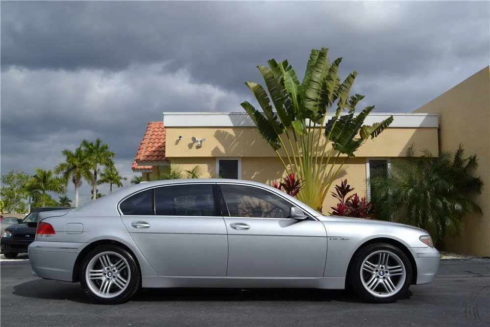 2003 BMW E65/E66 750i & 760i Sedan - Image 5 of 5