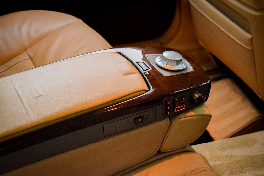2003 BMW E65/E66 750i & 760i Sedan - Image 27 of 30