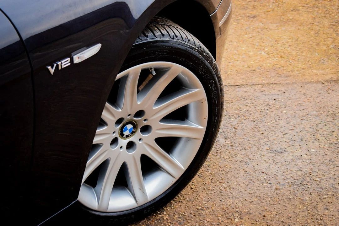 2003 BMW E65/E66 750i & 760i Sedan - Image 9 of 30