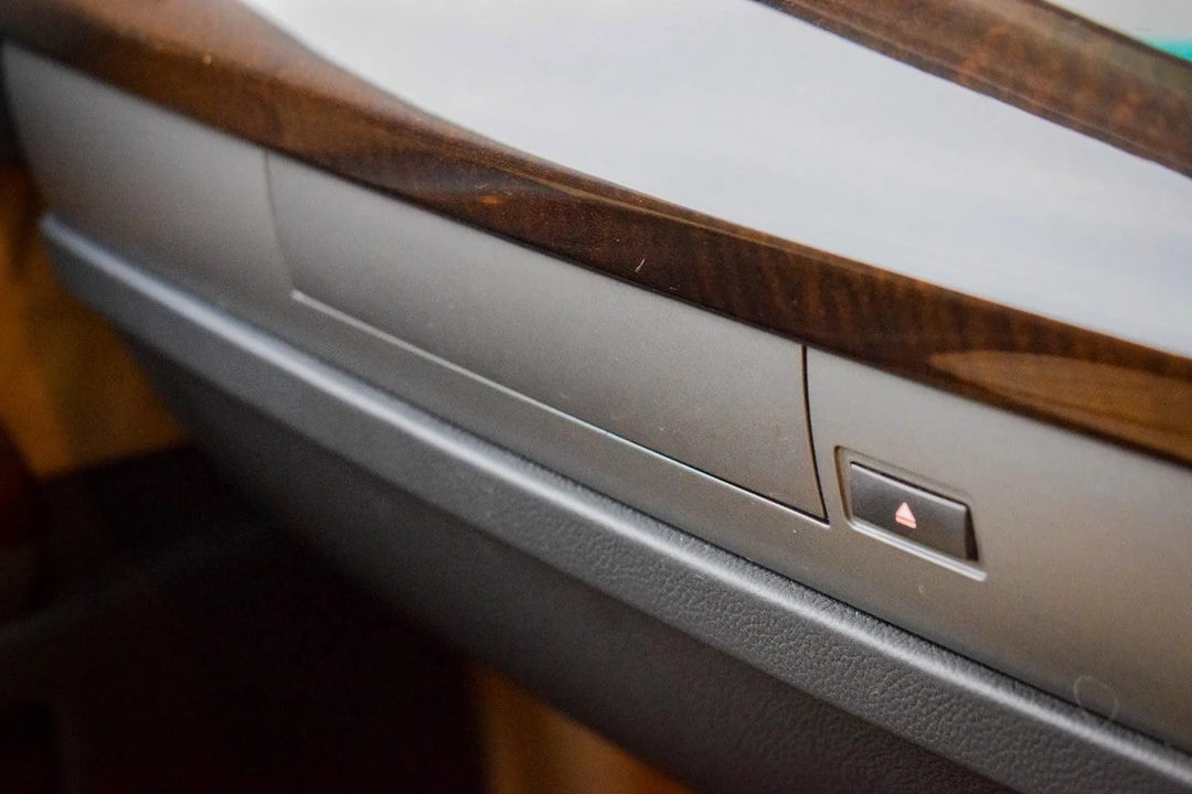 2003 BMW E65/E66 750i & 760i Sedan - Image 22 of 30