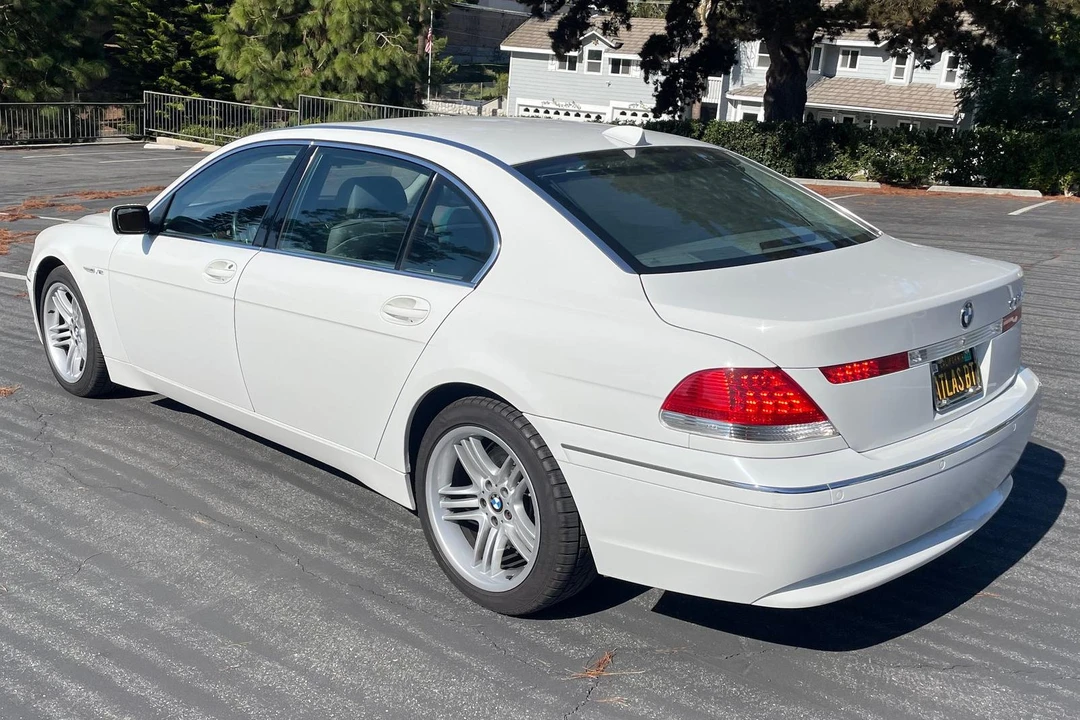 2003 BMW E65/E66 750i & 760i Sedan - Image 3 of 23